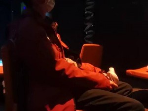 校花扒开给男人玩，日本进口全新 VR 设备，360°全景视角，带给你前所未有的沉浸式体验